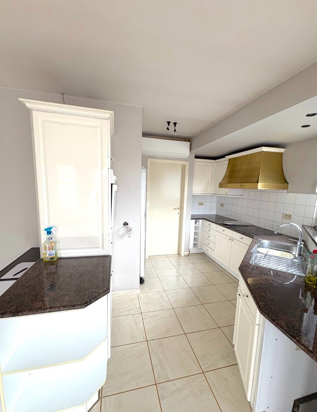 Lichtrijk duplex appartement met 3 slaapkamers en 2 badkamers in het charmante Outrijve (Avelgem)! foto 3