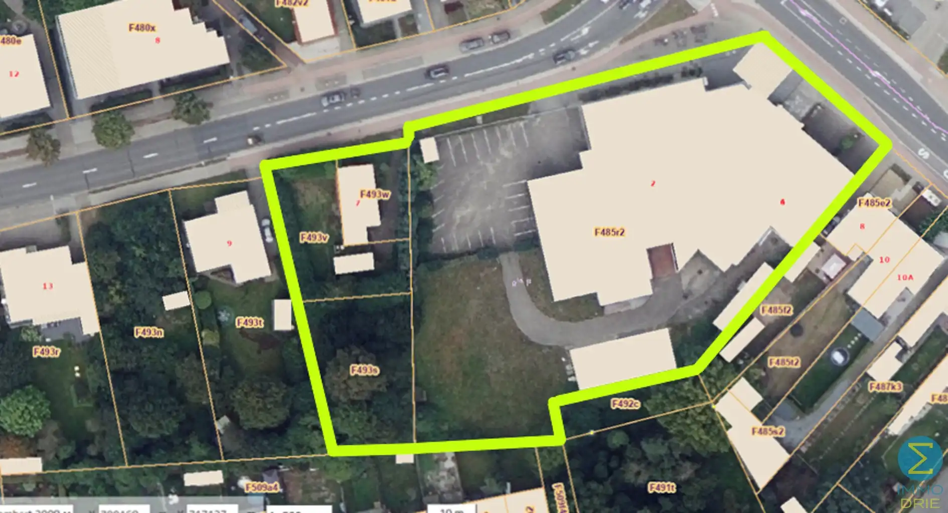 Projectgrond van 6.273m², gelegen nabij het centrum. foto {{pictureIndex}}