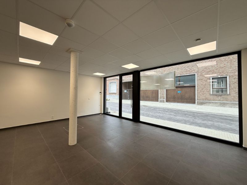 Recent en energiezuinig handelspand of kantoor in hartje Temse foto 6