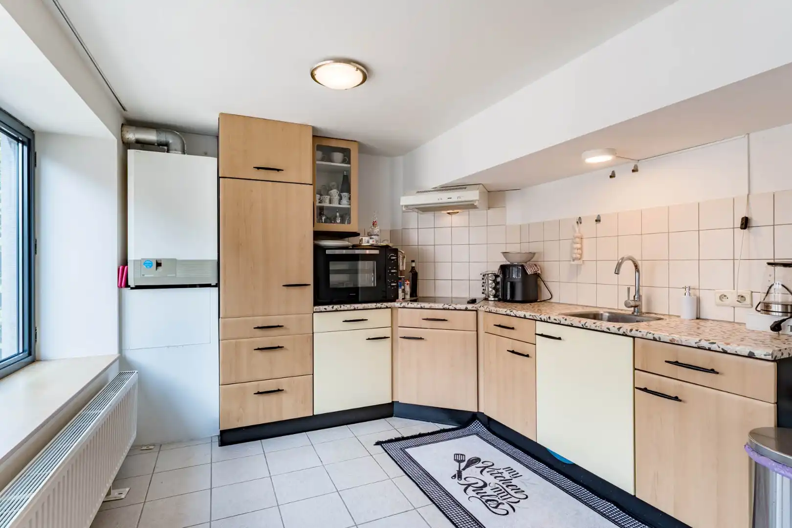Comfortabel appartement op de 2de verdieping van een kleinschalige residentie op een steenworp van de historische markt!  foto 7