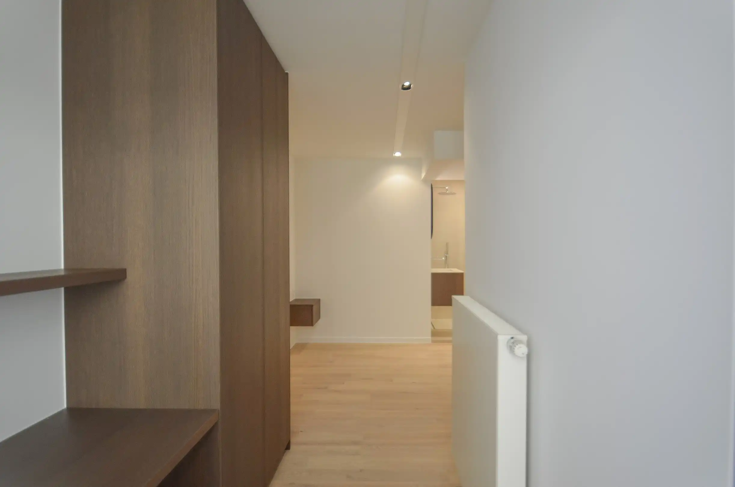 Exclusief – Stijlvol volledig gerenoveerd appartement met frontaal zeezicht. foto 19