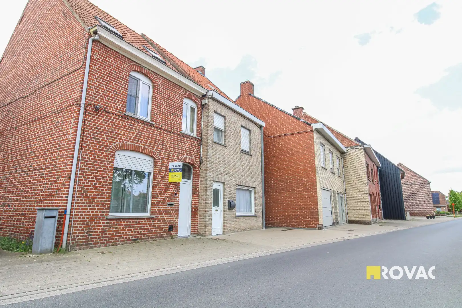 Ruime rijwoning met tuin! foto 20