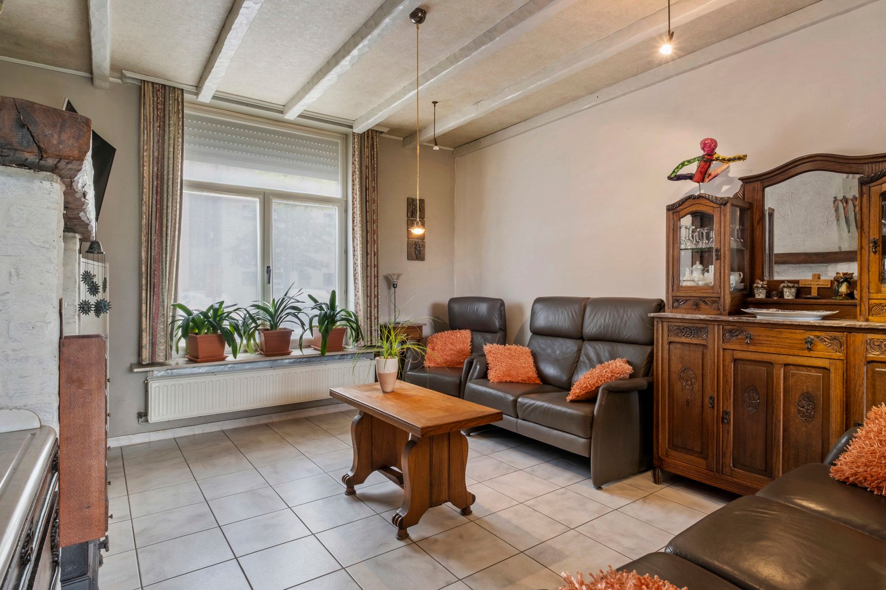 Zeer ruim, charmant herenhuis vlakbij het centrum van Gistel. foto 3