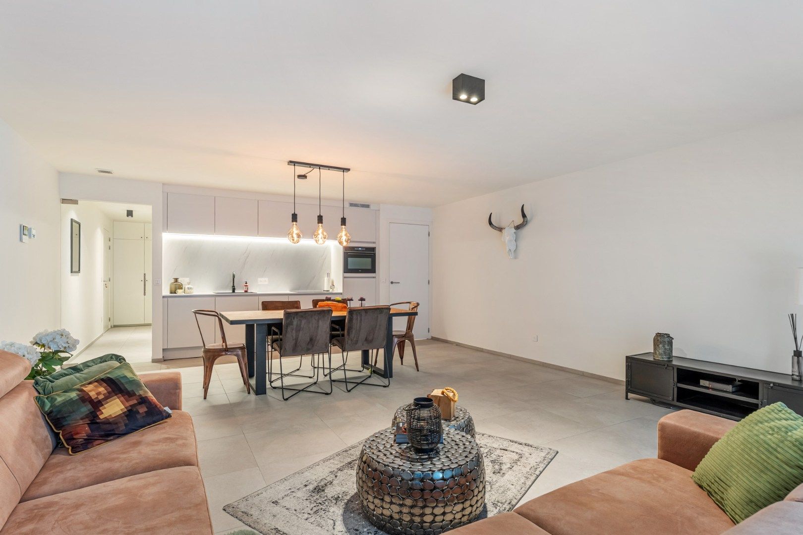 Nieuwbouw appartement, 92m² + terras, 2 slpk, garage en kelderberging in centrum Genk foto 5