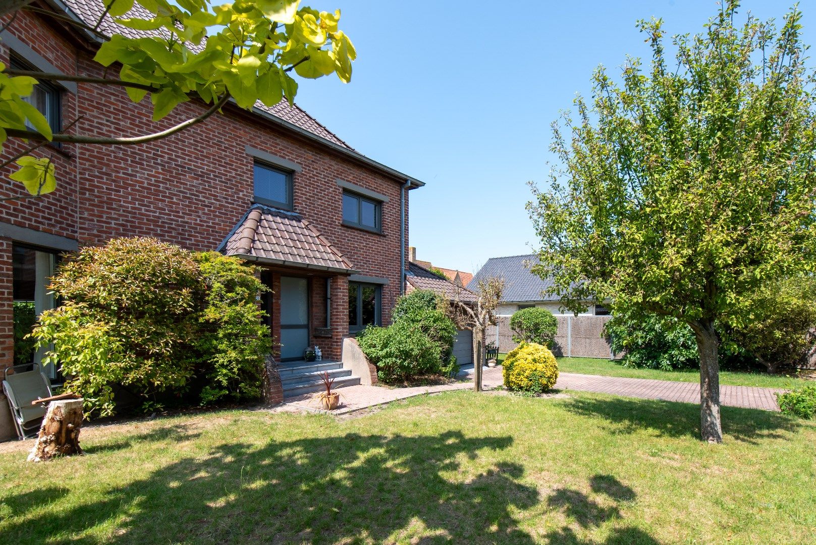Gerenoveerde villa met 5 slpk's foto 19