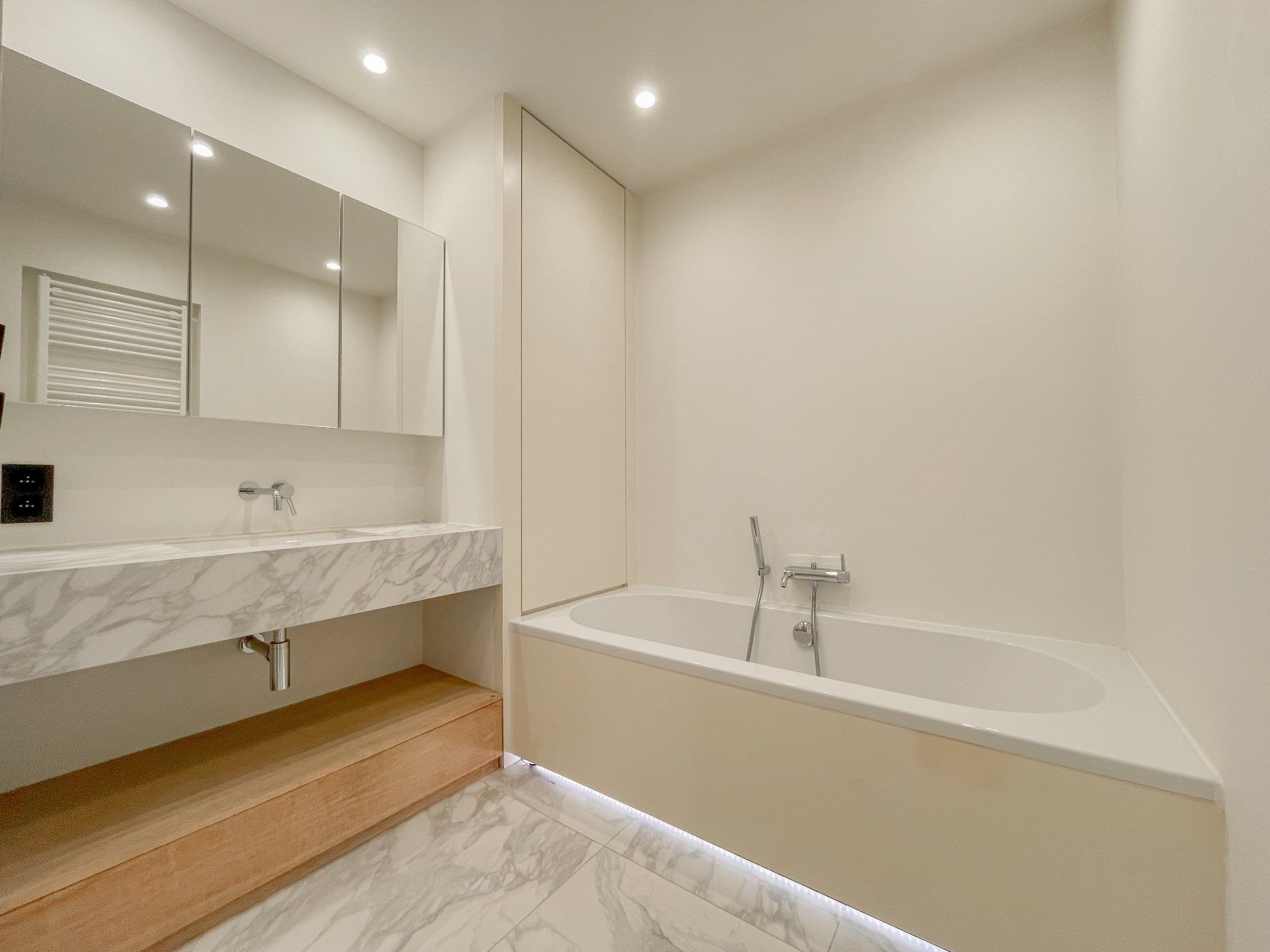 Hoekappartement met een open zicht op de Kustlaan gelegen in een standingvolle villaresidentie. foto 17