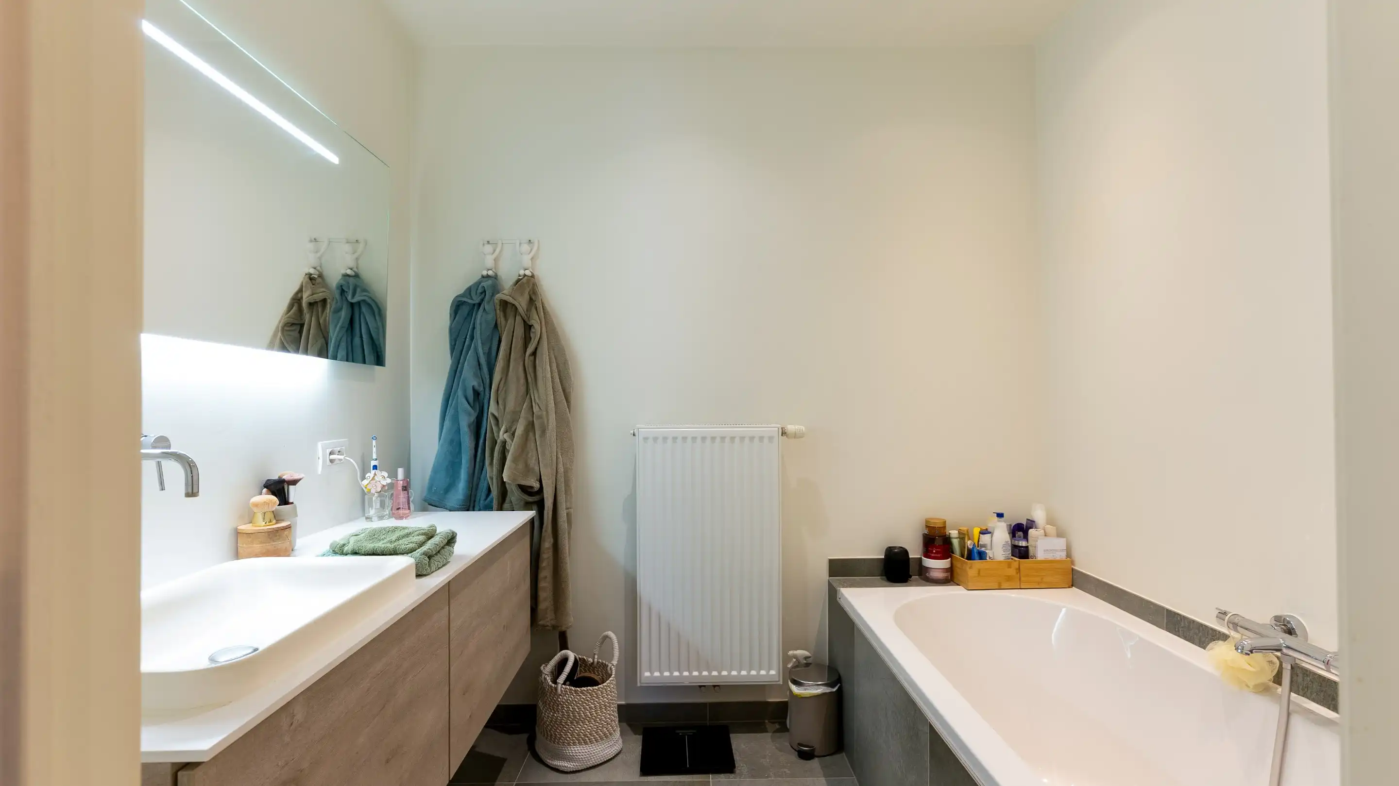 Gezellig en lichtrijk 2-slaapkamerappartement met ruim terras en garagebox foto 14