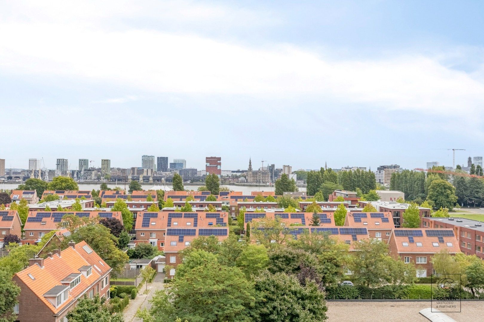 Volledig gerenoveerd appartement op toplocatie te Linkeroever  foto 5
