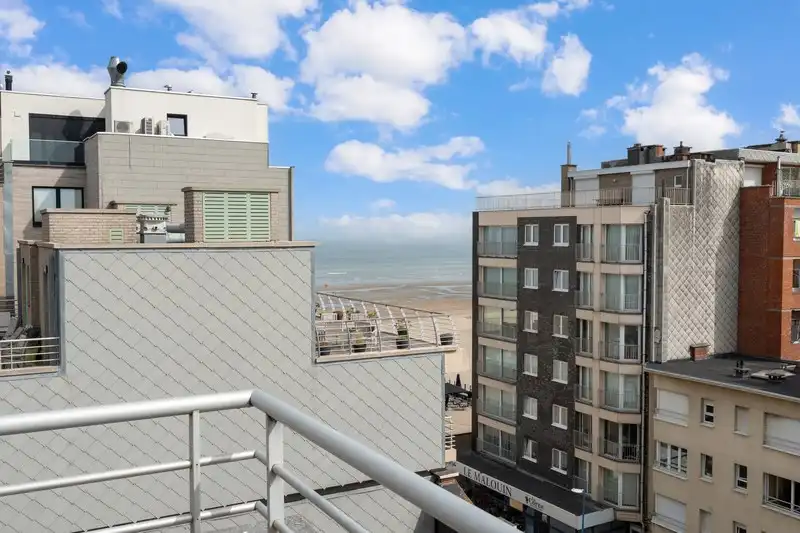 RECENT  EN CENTRAAL GELEGEN PENTHOUSE APPARTEMENT  MET  2 SLAAPKAMERS TE KOOP foto 19