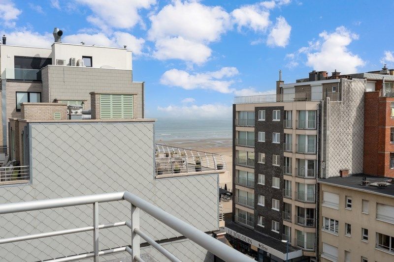 RECENT  EN CENTRAAL GELEGEN PENTHOUSE APPARTEMENT  MET  2 SLAAPKAMERS TE KOOP foto 19