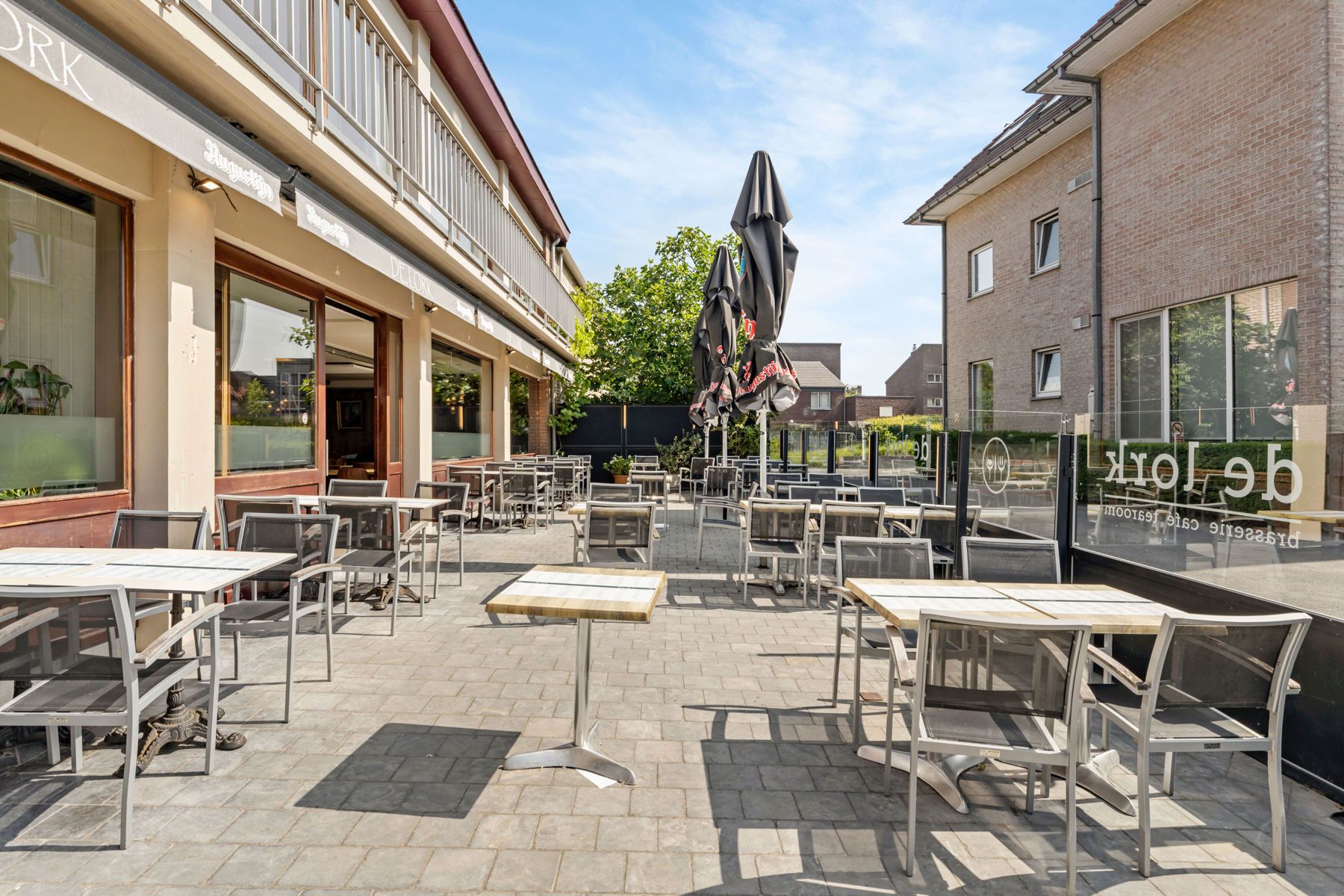 Goeddraaiend restaurant/brasserie met grote woongelegenheid foto 11