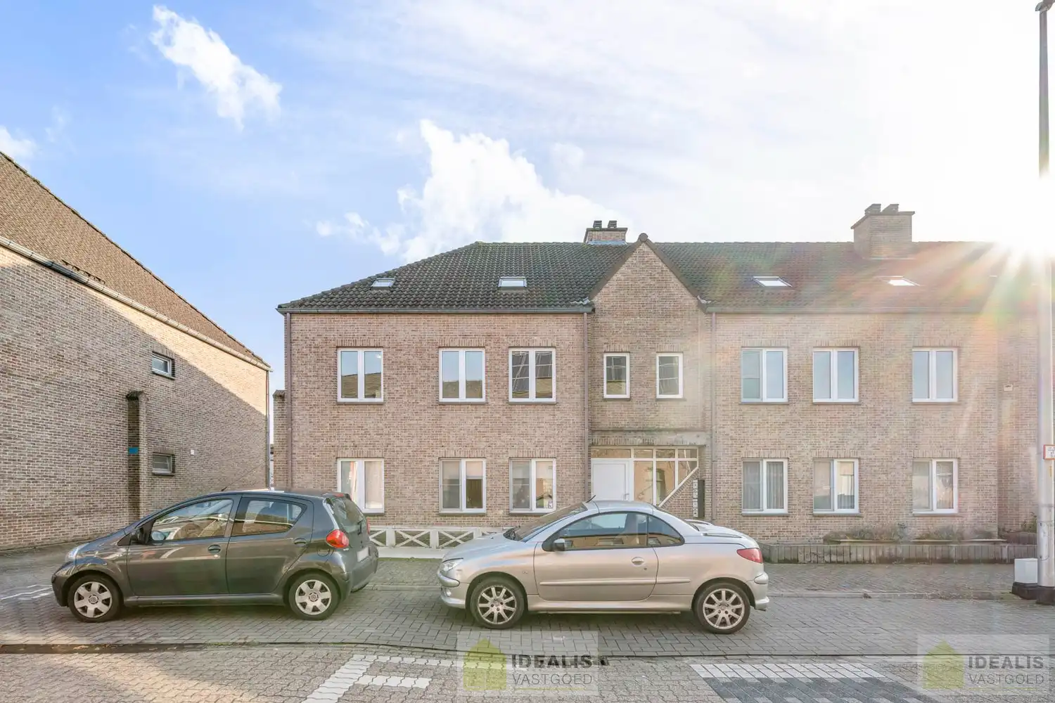 IDEALIS VASTGOED - PRACHTIG GERENOVEERD DUPLEXAPPARTEMENT IN HARTJE HAMONT! foto 3