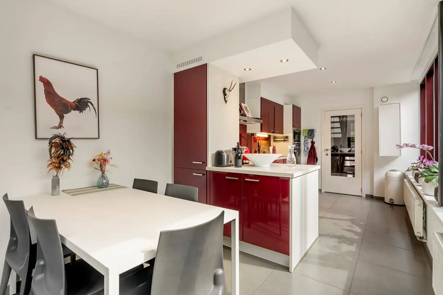 Grondig en stijlvol gerenoveerde burgerwoning met 5 slaapkamers, 3 badkamers en een tuin te centrum Leuven! foto 18