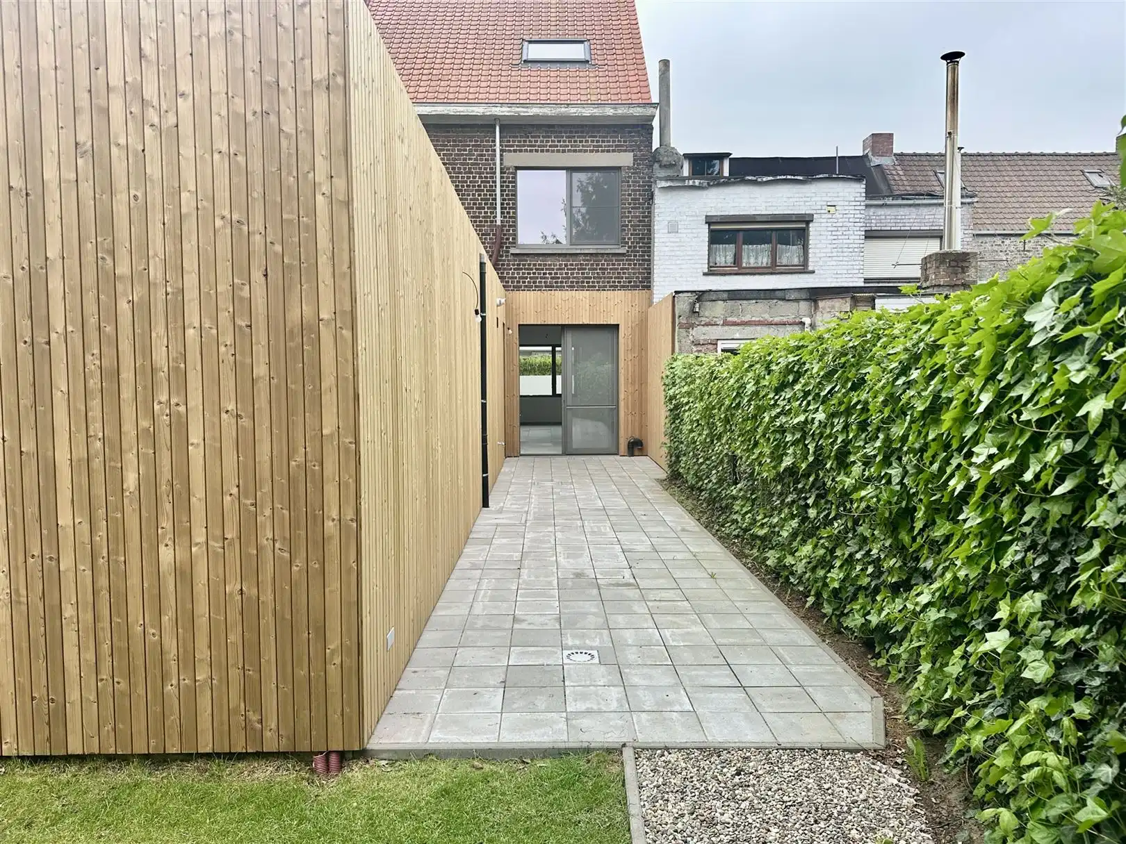 Instapklare gezinswoning te huur met tuin nabij het station foto 17