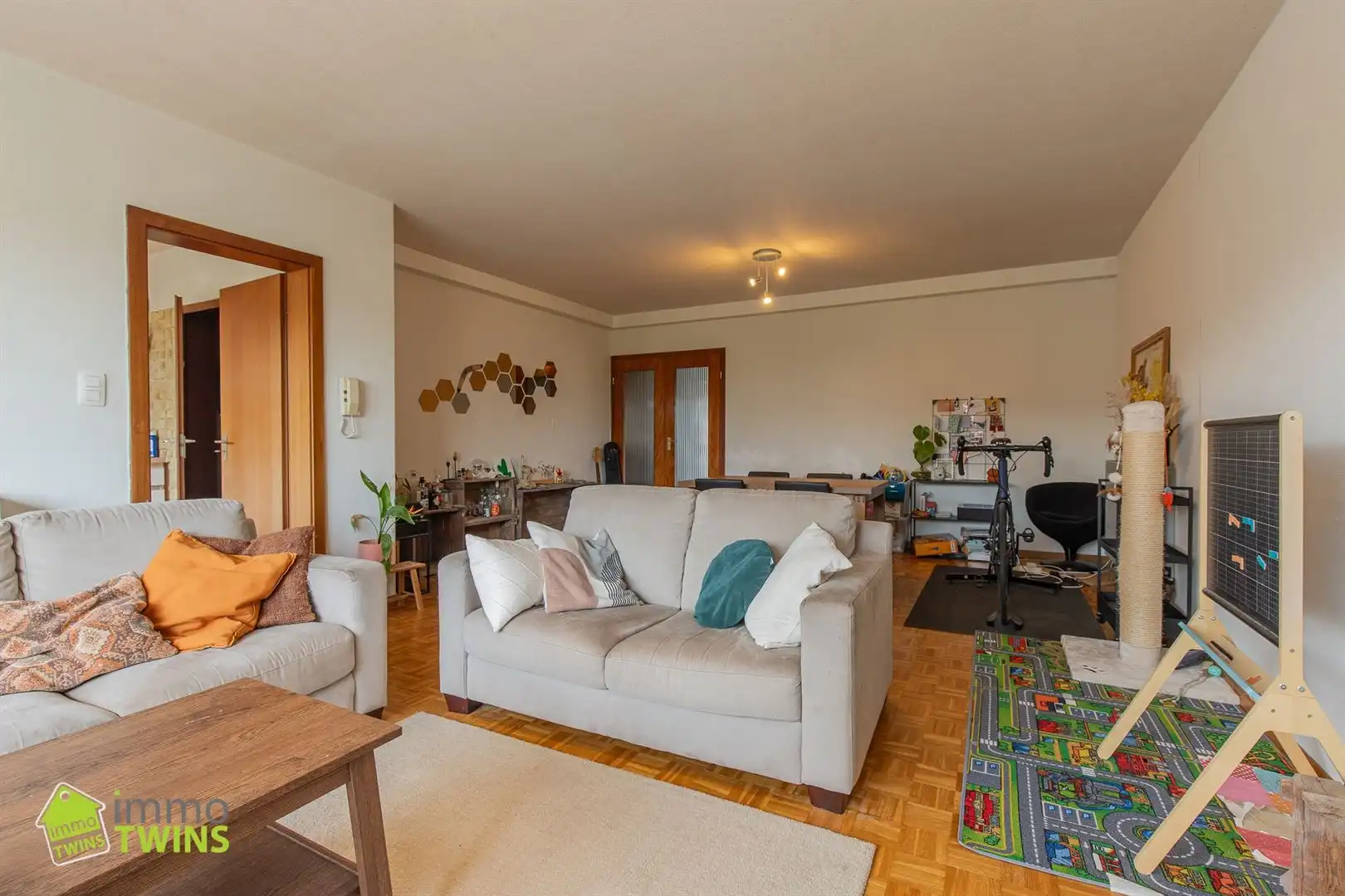 Ruim en instapklaar appartement (105 m²) met garage nabij het centrum van Dendermonde foto 3