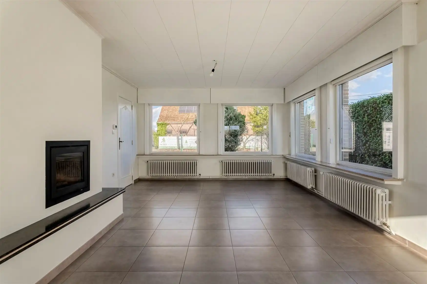 Woning gelegen in rustige, residentiële wijk foto 2