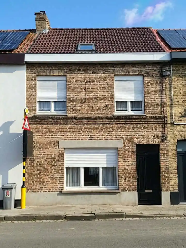 Hoofdfoto van de publicatie: Rijwoning met tuin