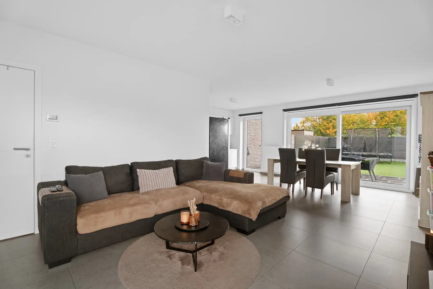 Energiezuinige recente woning in doodlopende straat te Eeklo foto 2