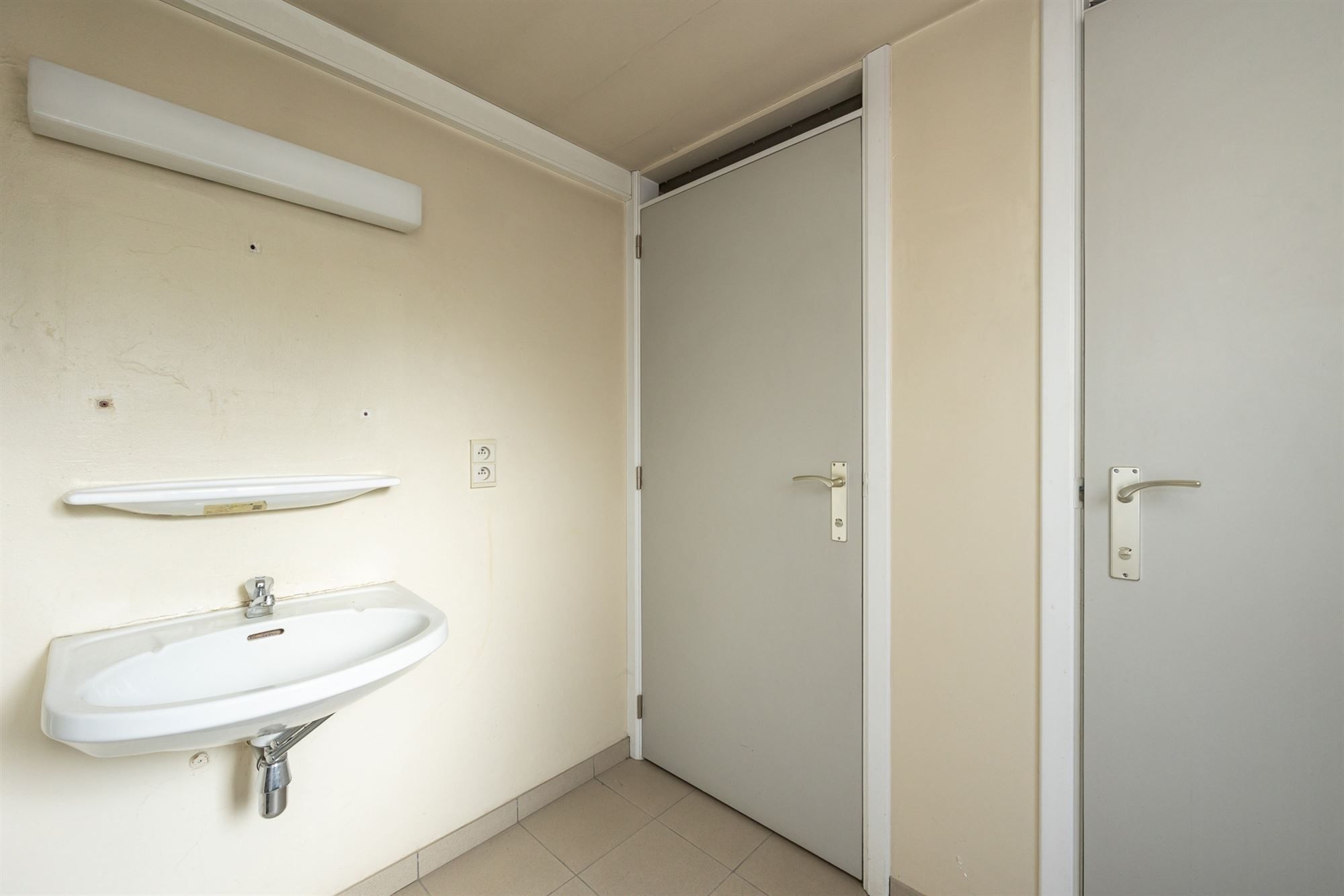 Gunstig gelegen renovatiewoning met 2 tot 4 slaapkamers foto 7