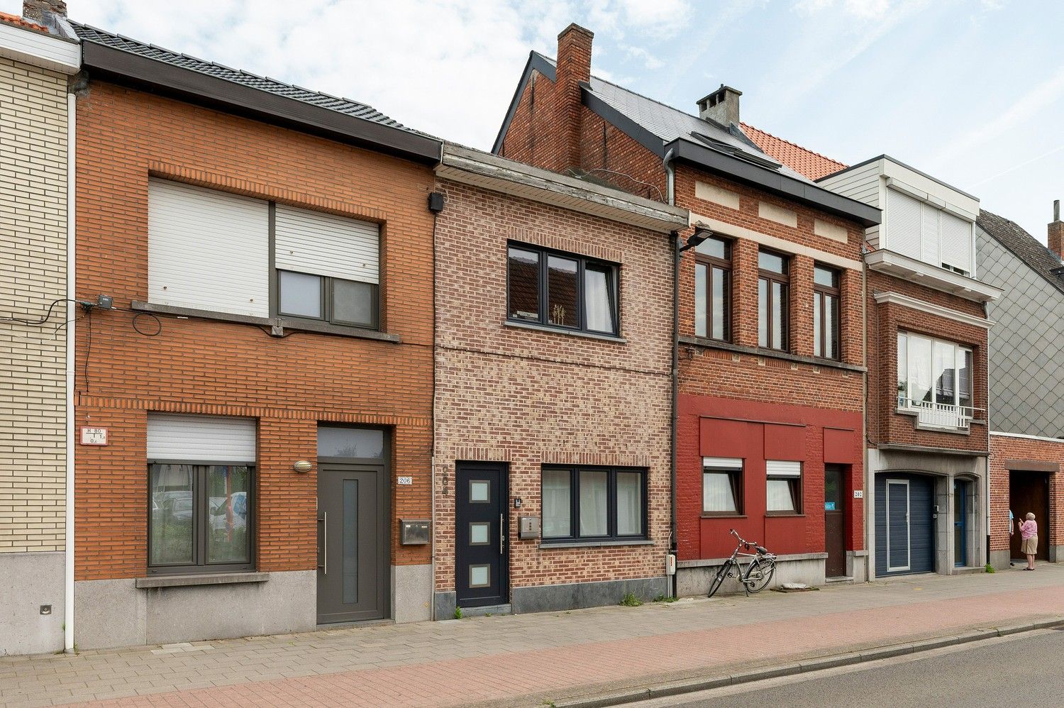 Toffe gerenoveerde rijwoning 148m² met 3 slaapkamers foto {{pictureIndex}}