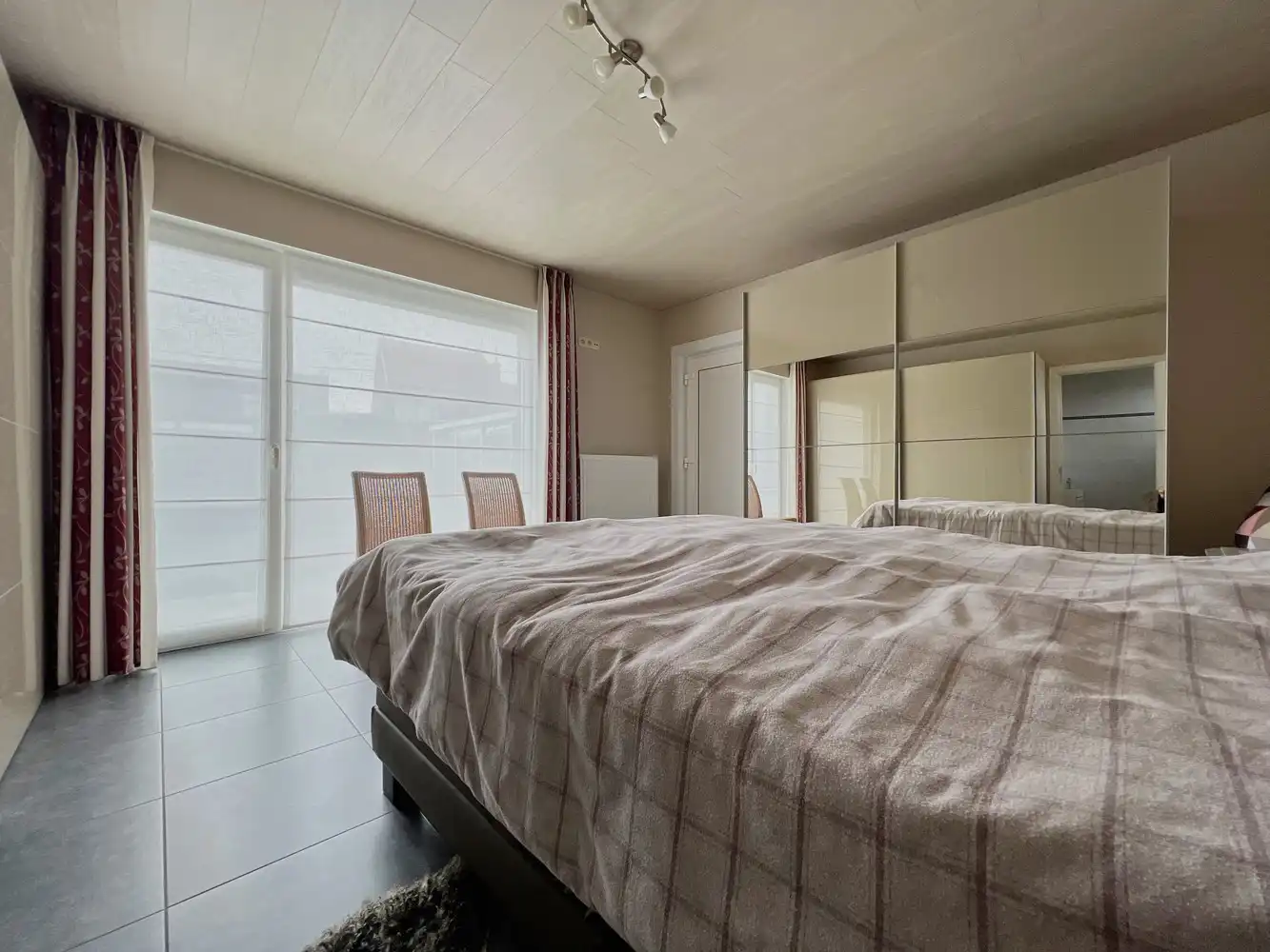 Topper! Ruime gezinswoning op 1640m² met garage! foto 13