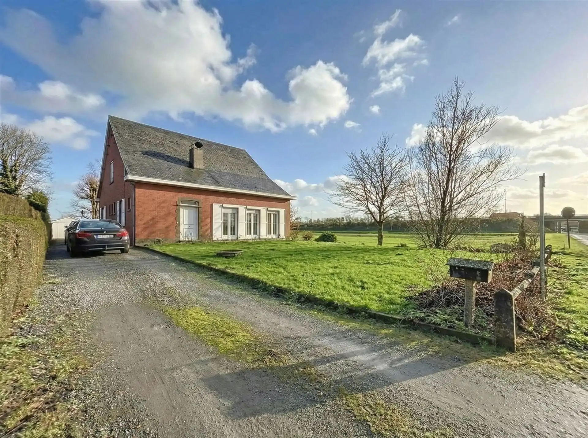 Hoofdfoto van de publicatie: Open bebouwing met 4 slaapkamers met prachtig weids uitzicht en mogelijkheid tot gelijkvloers wonen!