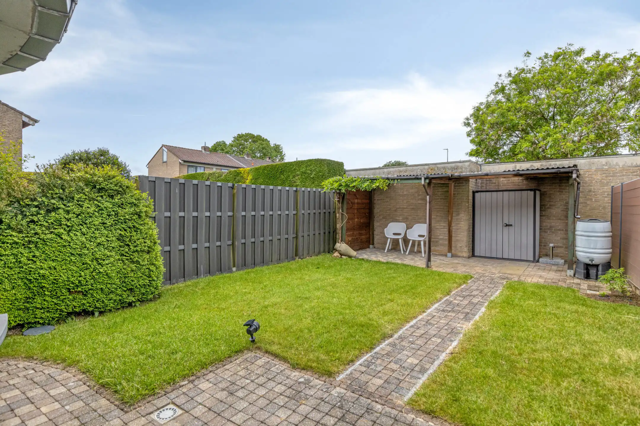 Uiterst goed gelegen woning met garage, tuin in Dilbeek foto 2