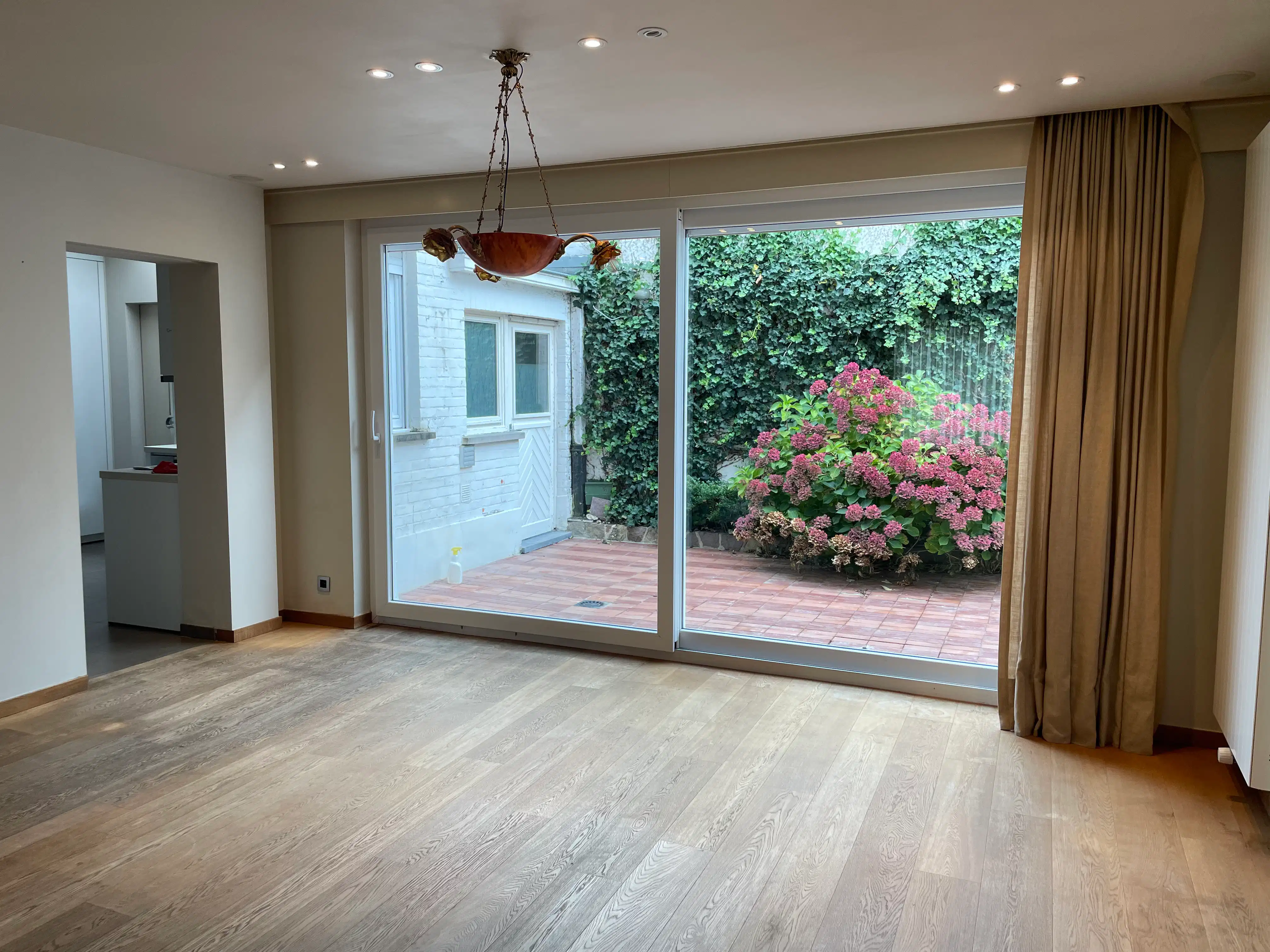 Ruime vier-slaapkamer BURGERWONING + garage & groot terras foto 10