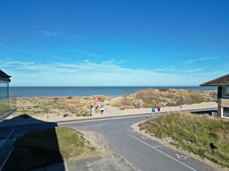 FEEL-GOOD Appartement aan de Zee met Garage foto 23