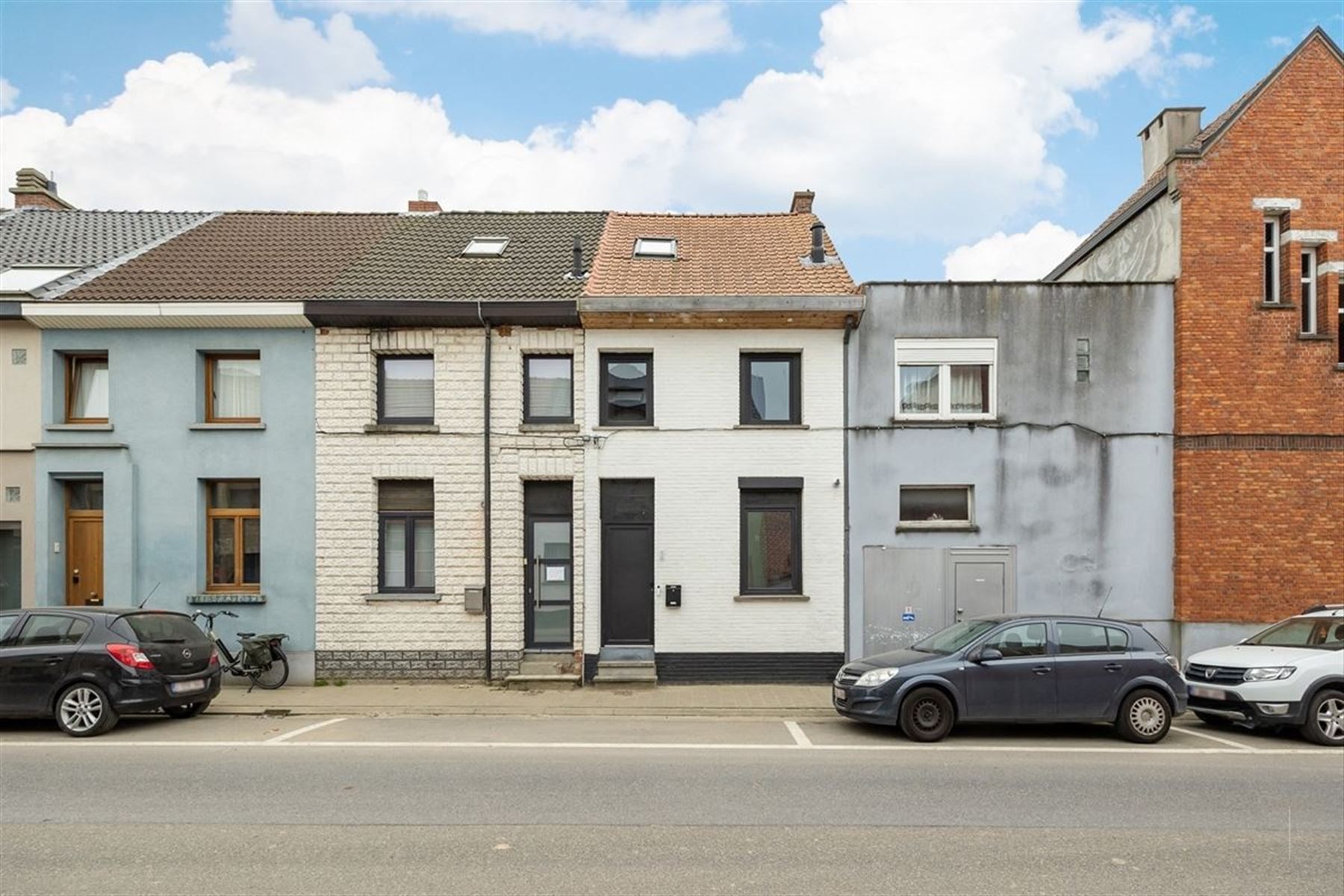 Recent gerenoveerde woning met 2 slpkrs en externe garage foto {{pictureIndex}}