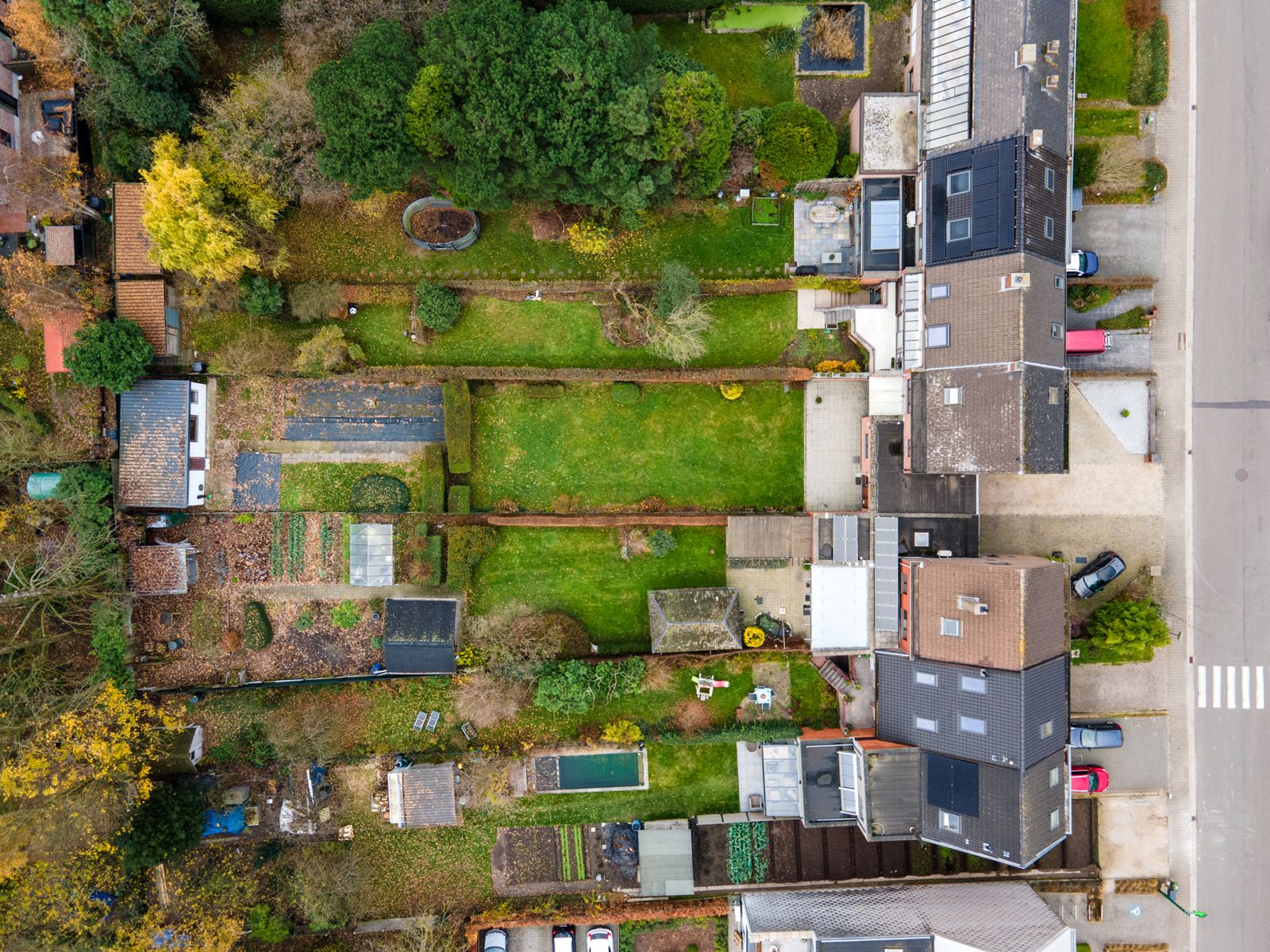 Kom de ruimte ontdekken in en achter deze halfopen bebouwing foto 15