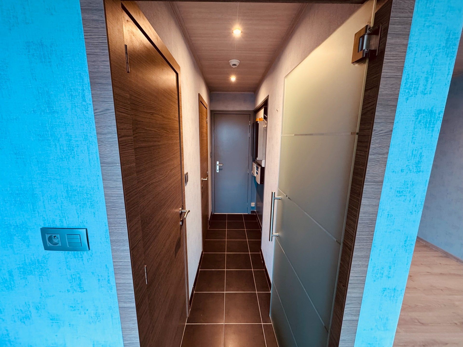 Gerenoveerd en instapklaar appartement met terras en 2 slaapkamers. foto 7