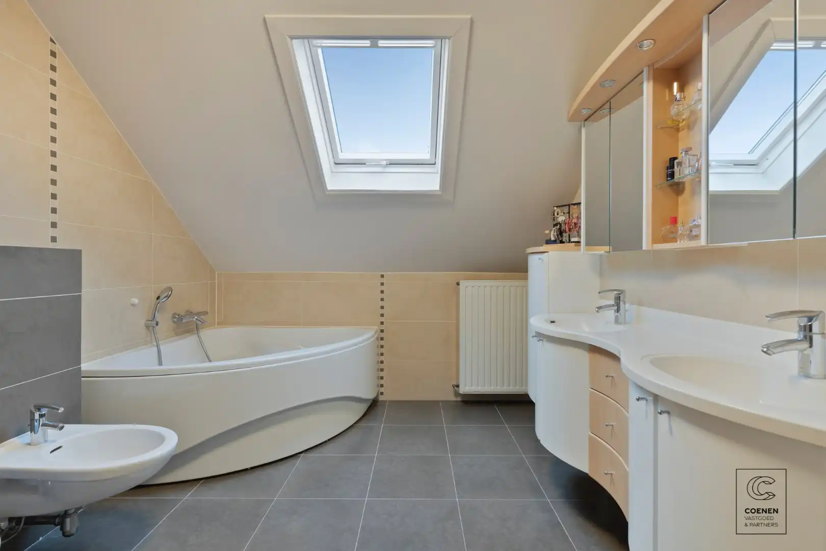 Instapklare gezinswoning met 4 à 5 slaapkamers op een rustige ligging te Oostmalle! foto 15