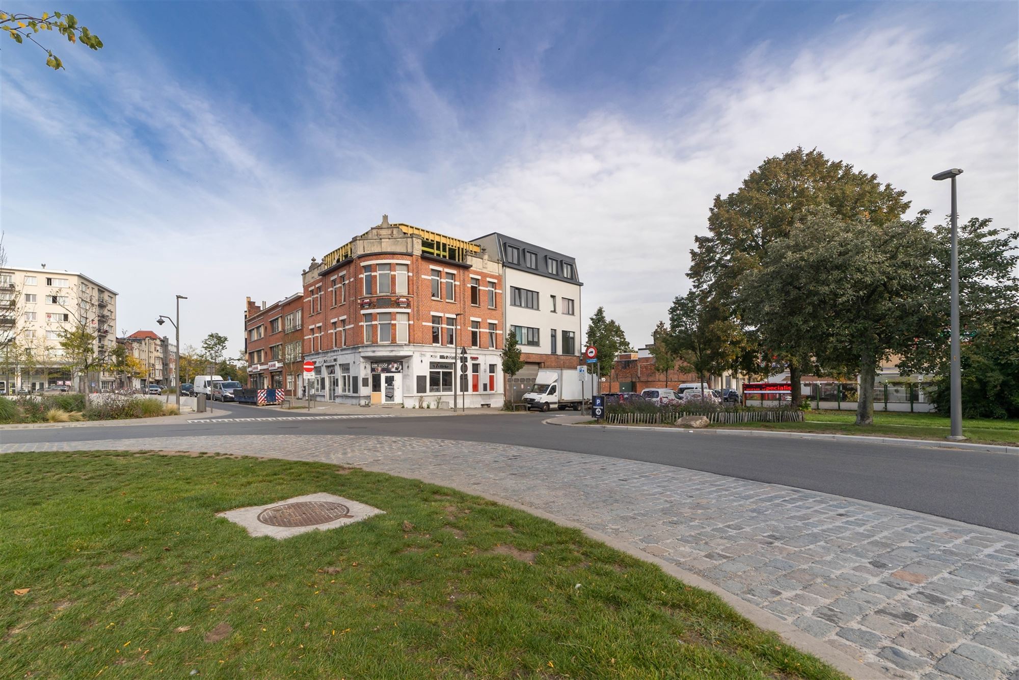 Vergund opbrengsteigendom met 6 appartementen en garage foto 2