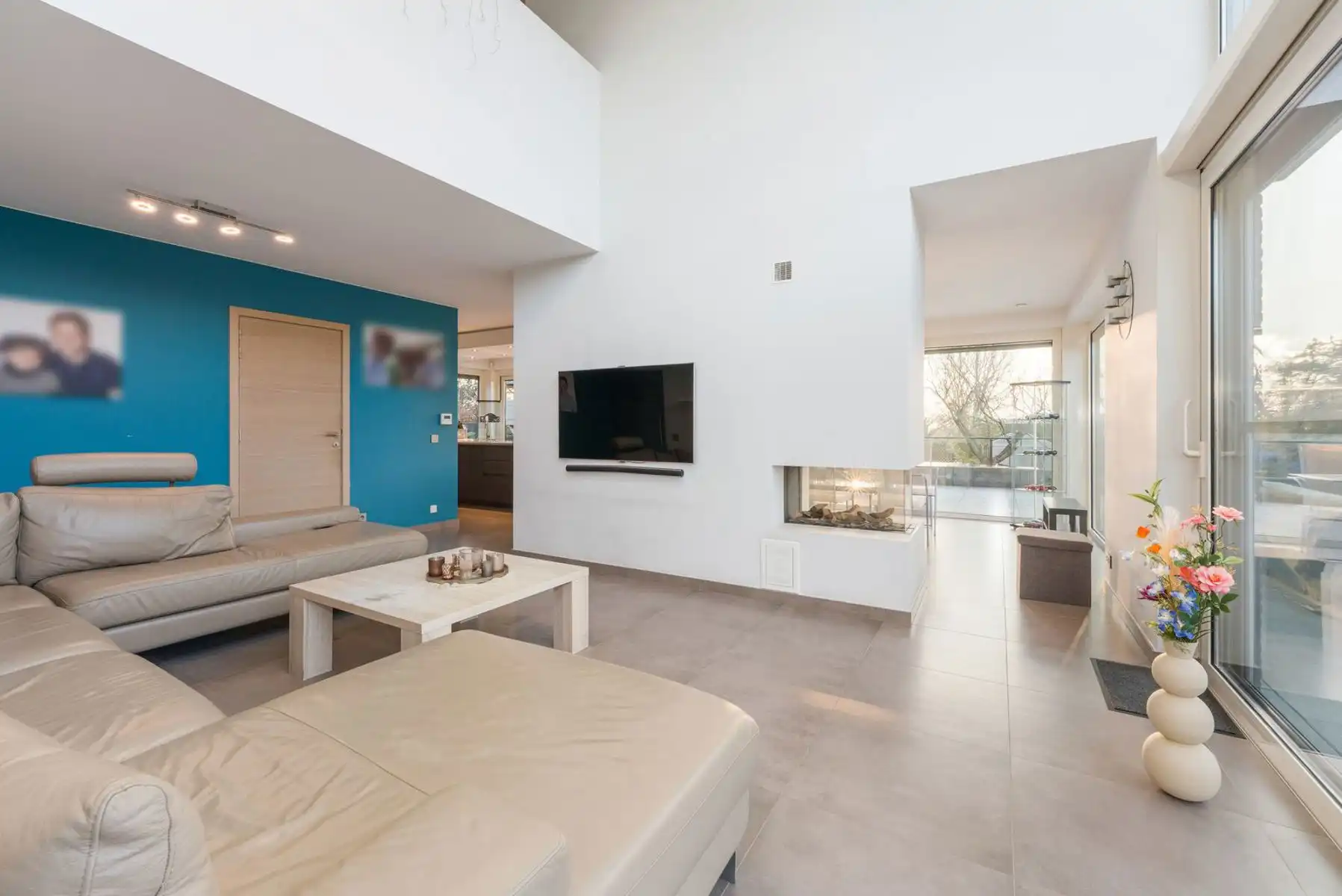 Recente woning te Zomergem met alle comfort aanwezig! foto 5