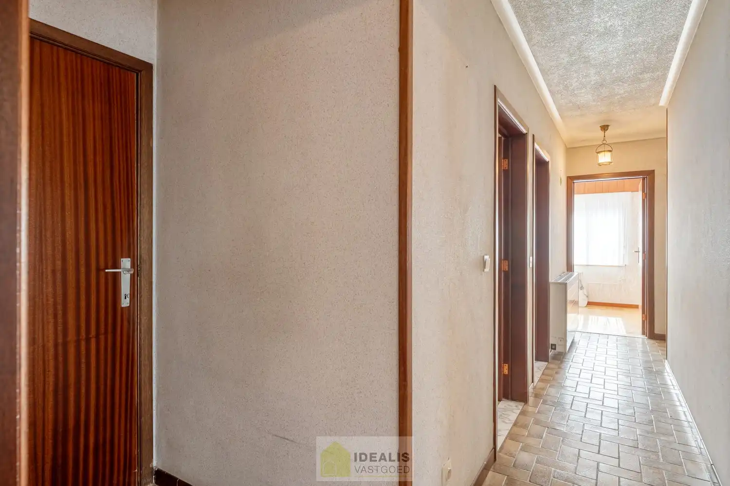 IDEALIS VASTGOED - OP TE KNAPPEN GEZINSWONING OP WANDELAFSTAND VAN CENTRUM! foto 12