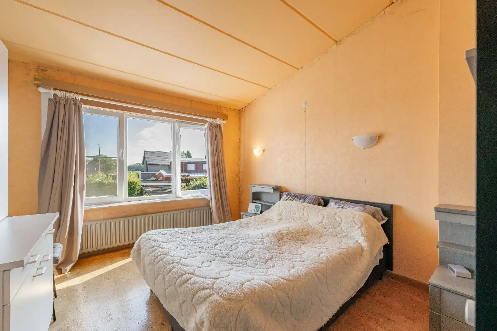 RUSTIG GELEGEN WONING MET POTENTIEEL TE IEPER  foto 9