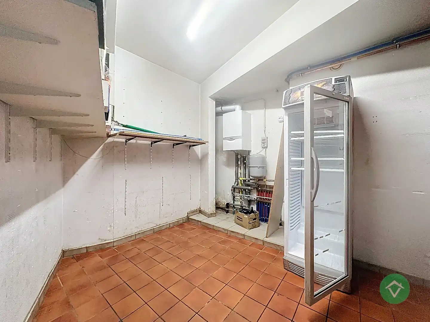 Centraal gelegen handelszaak, met tal van mogelijkheden, op de Markt van Torhout foto 21