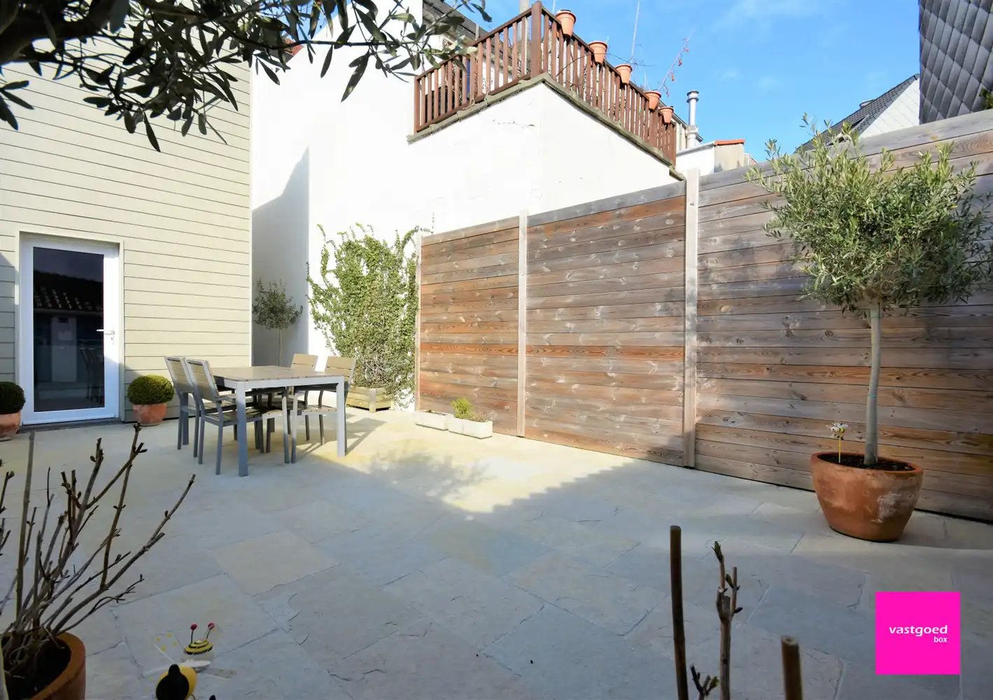 Karaktervol gerenoveerde rijwoning, Oostende foto 2