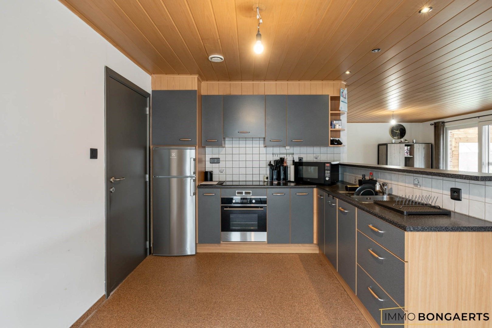Ruime bungalow met drie slaapkamers foto 8