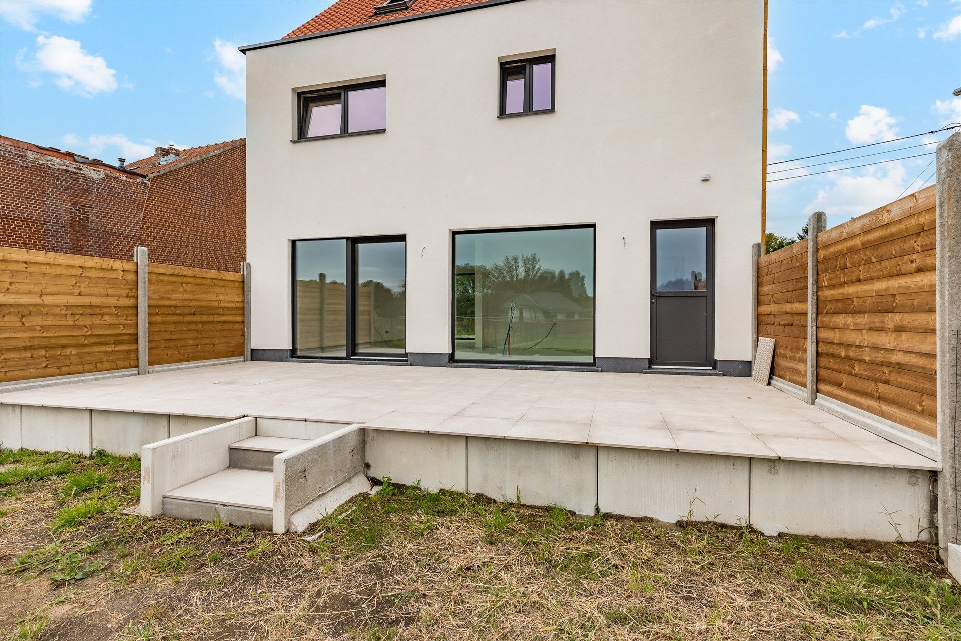 Nieuwbouwwoning met mogelijkheid tot 5 slaapkamers foto 2
