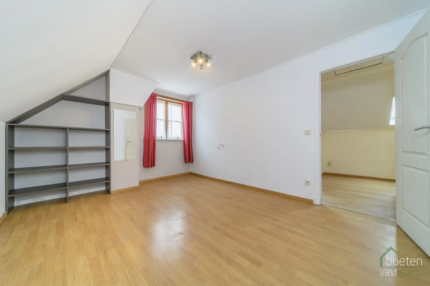 DE PANNE: Gezinswoning met 4 slaapkamers (waarvan 1 gelijkvloers), bureauruimte, 2 badkamers en tuin op 1.250m² totale grondopp. foto 19