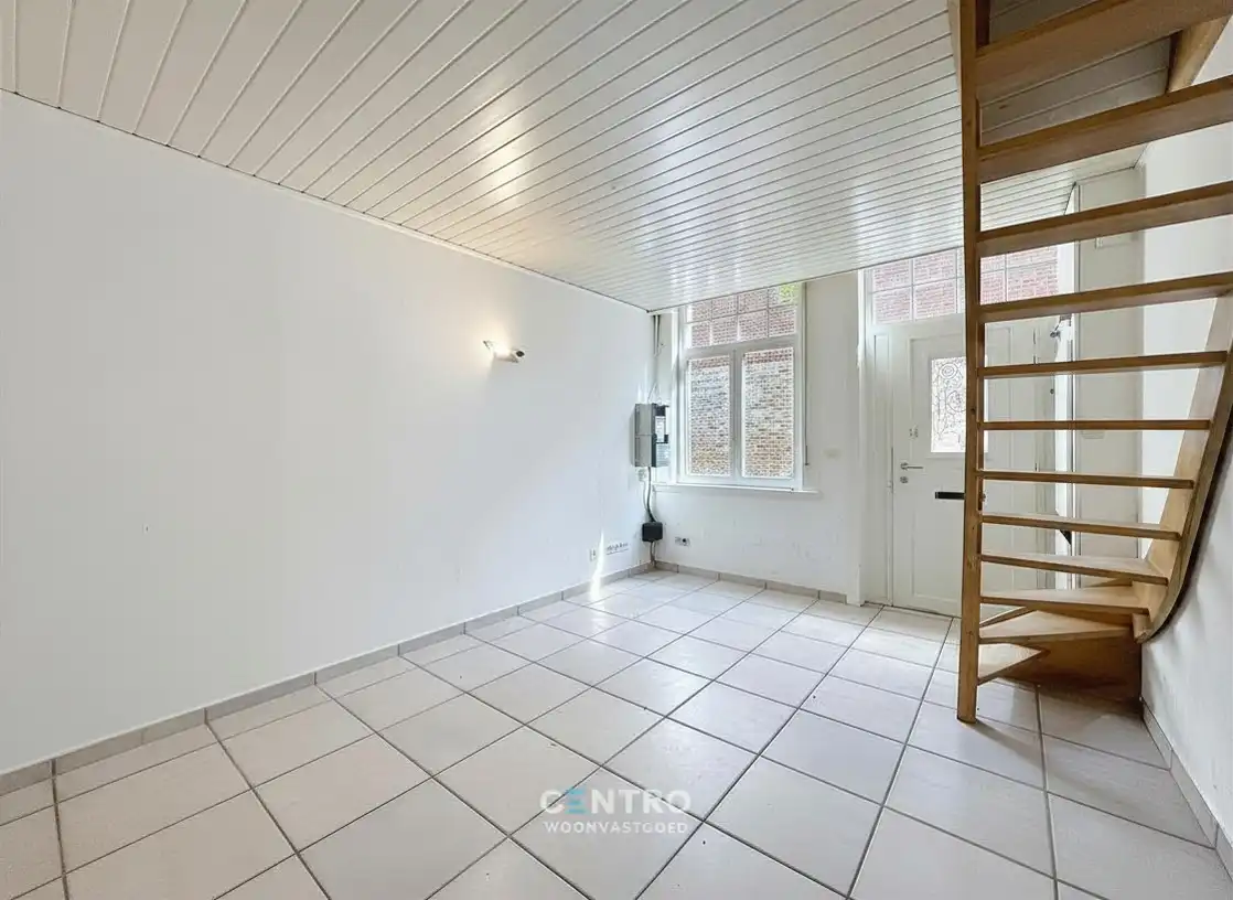 Uiterst CHARMANT gelegen woning met 3 slpks en ZUIDger. tuin! foto 2