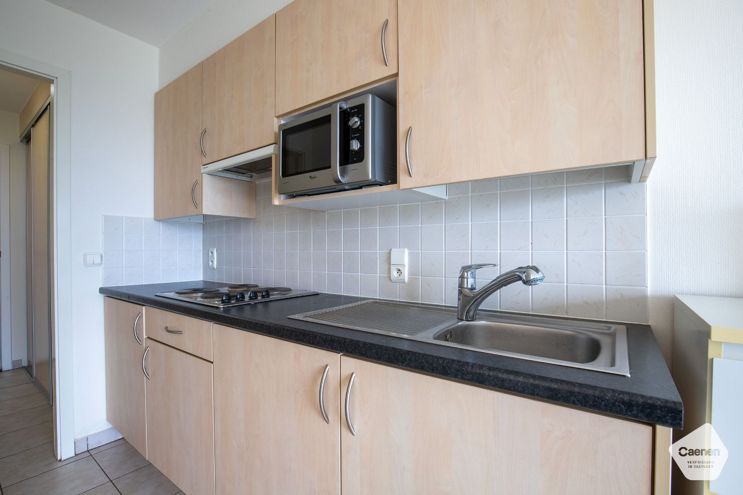 Goed onderhouden studio met ruim terras en mooi zicht op de Simliduinen foto 4