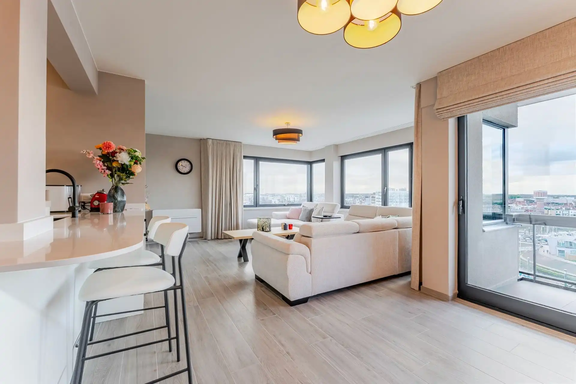 JACHTHAVEN / LUXUEUS  foto {{pictureIndex}}