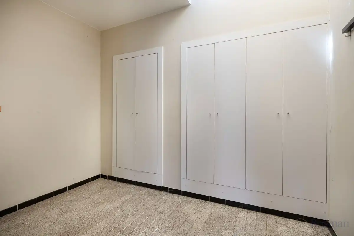 Te renoveren woning met 5 garageboxen te koop in Ham foto 9