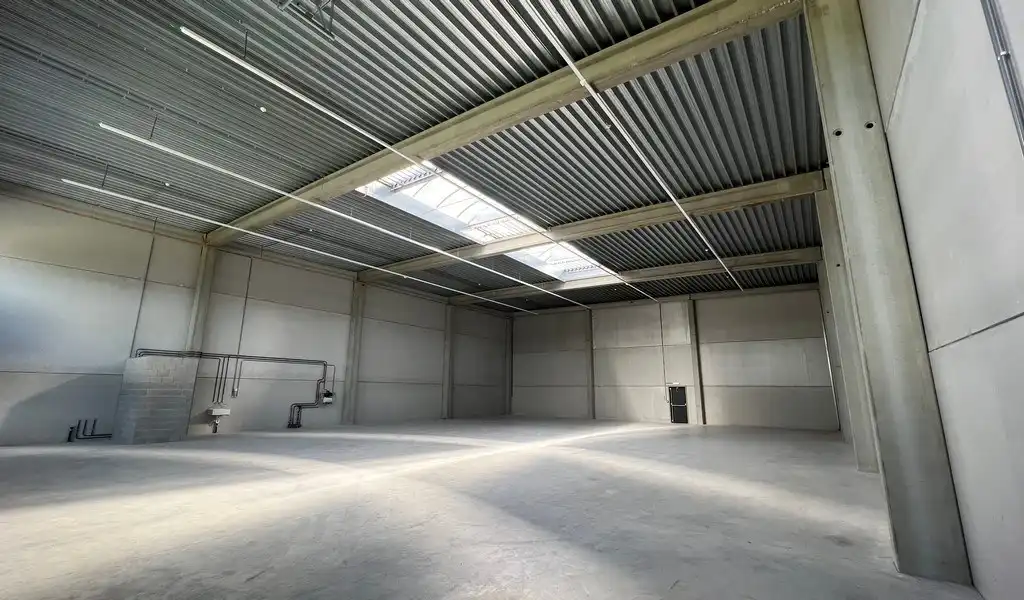 Recent magazijn te huur in industriepark De Nest te Evergem foto 2