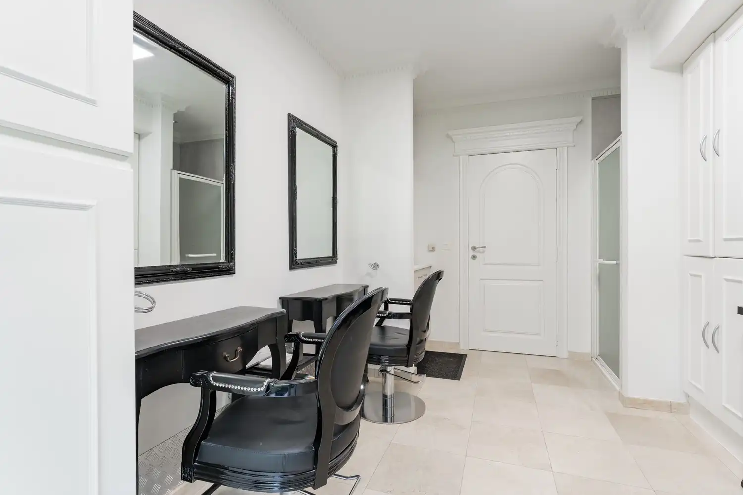 Villa landhuis op een gunstige locatie vlakbij de Nederlandse grens! foto 15