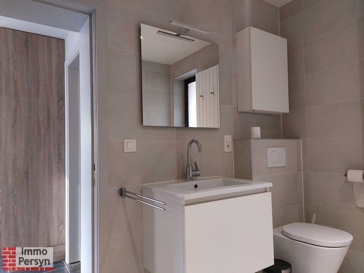 Rustig gelegen woning met loods foto 10