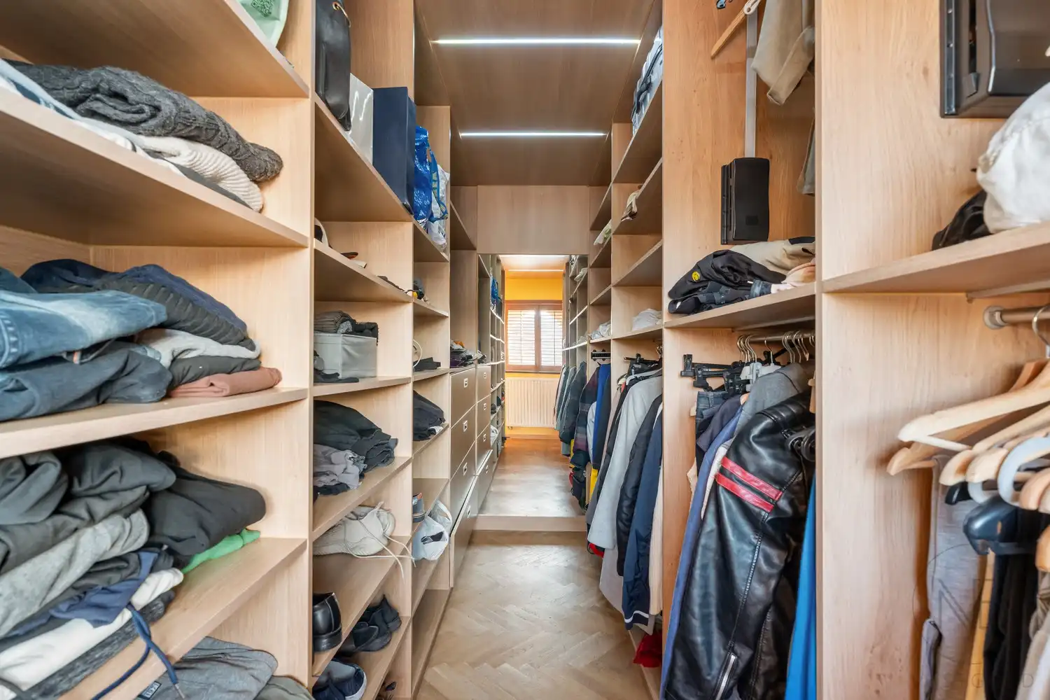 Ruime zuiderse gezinswoning  met 3 slaapkamers foto 24